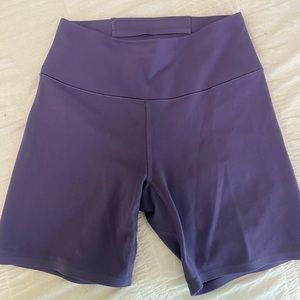 Uniqlo workout shorts/ biker shorts